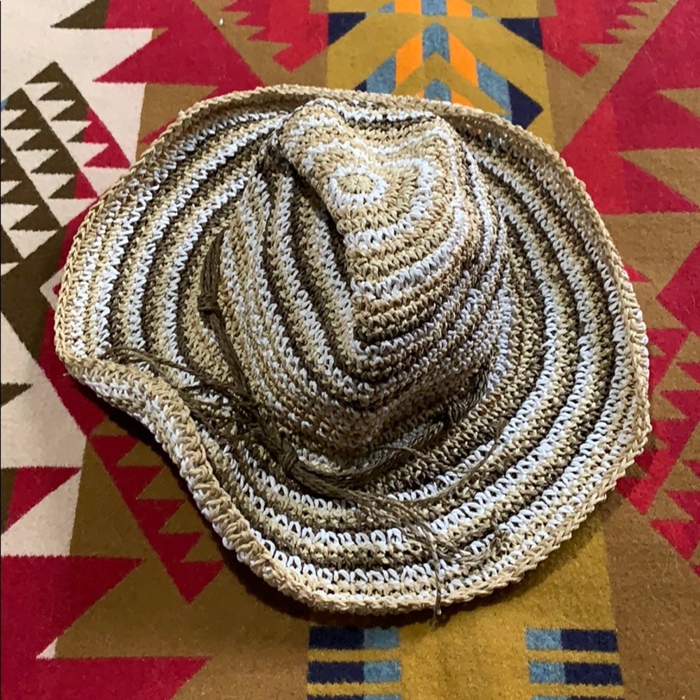 🛑 SOLD Sun hat 👒
